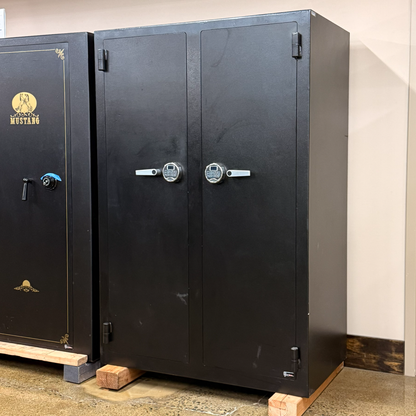 Pre-Owned Blue Dot Double Door